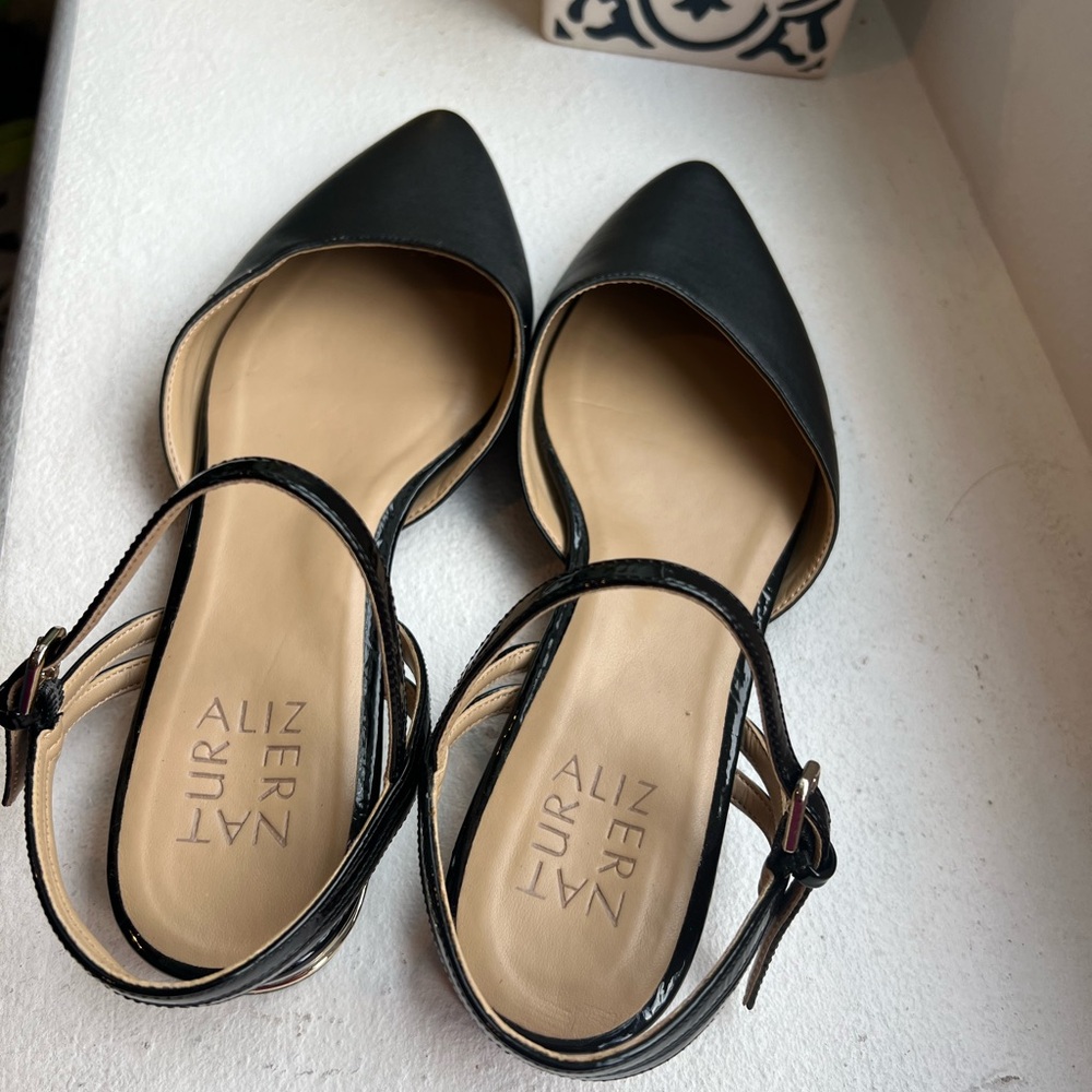 Naturalizer Black Pointed Toe Flats